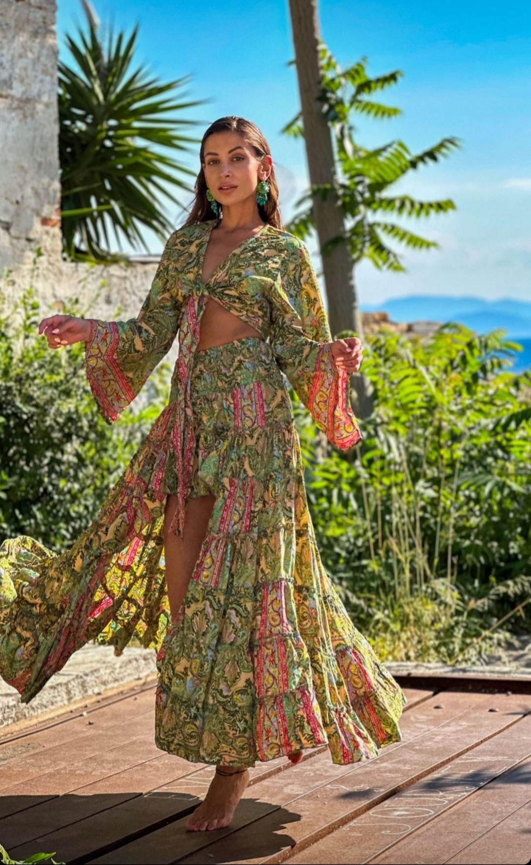 00854 Kali set with tie top green paisley