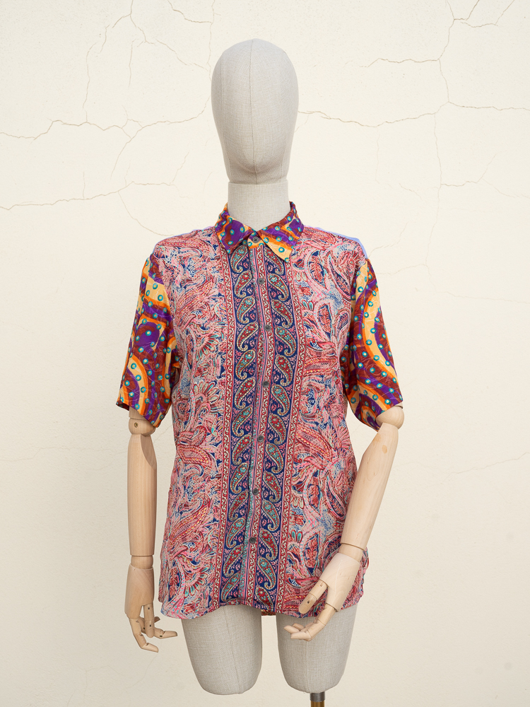 This patchwork handmade button-up shirt is a must have! All season shirt that keeps you cool and comfortable all day long. Material: 100% silk