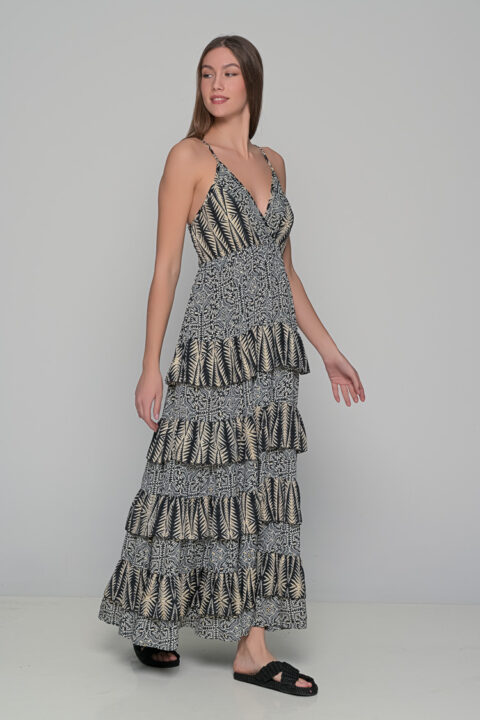 This boho-style long dress with fine print will keep your style impeccable and your mood uplifted.