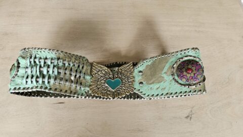 Leather belt in pony skin green