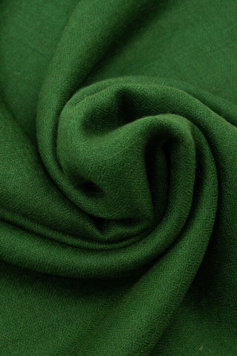 Emerald green 100% cashmere pashmina shawl with soft fine weave and frayed edges