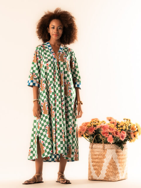 Marsha 100% cotton midi dress with checks and leopard print, V-neckline and three-quarter sleeves