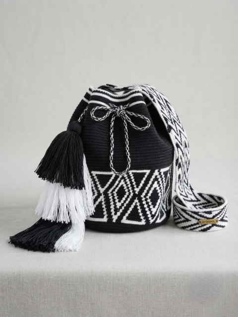 Handmade Wayuu Bag – Black and white Woven Shoulder Bag with Tassels | Artisan Craft from Colombia